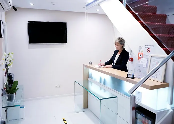 招待所 伊索酒店