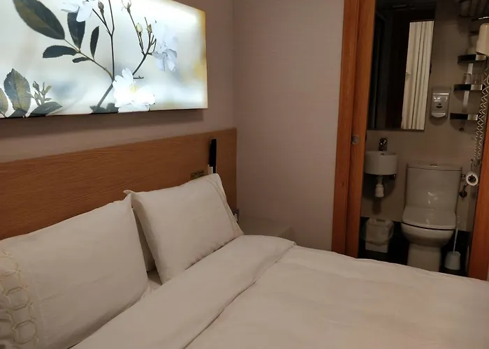 伊索酒店 招待所 4*